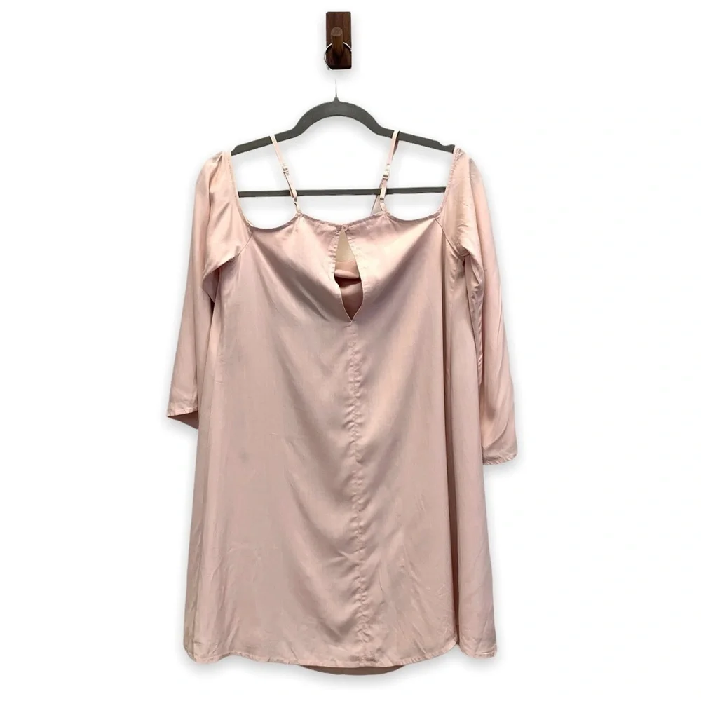 Revolve Dress Womens Extra Small Powder Pink Romantic Feminine Cold Shoulder Y2K - Picture 10 of 12